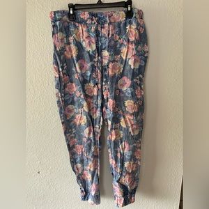 Women’s casual pants